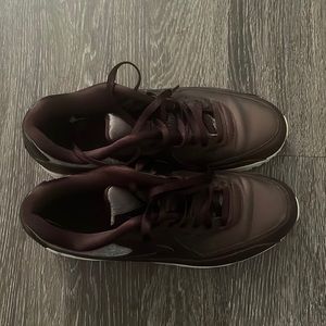Size 7.5 women’s Nike air Max slightly used